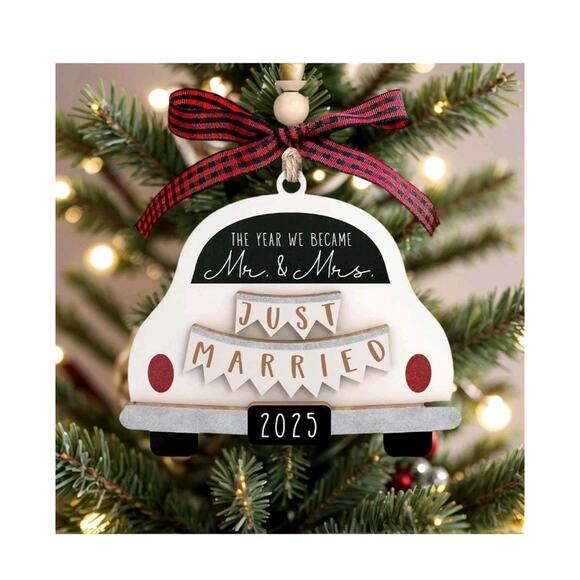 Christmas Ornaments Bridal Shower Wedding Gifts for Couples 2025 just married - Picture 4 of 6